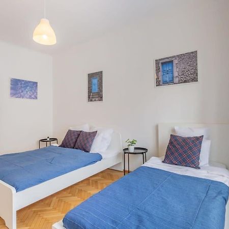 Home Away From Home In The Center Budapest Esterno foto