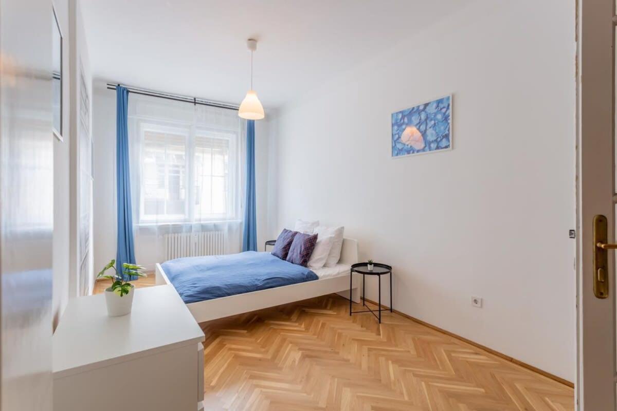 Home Away From Home In The Center Budapest Esterno foto