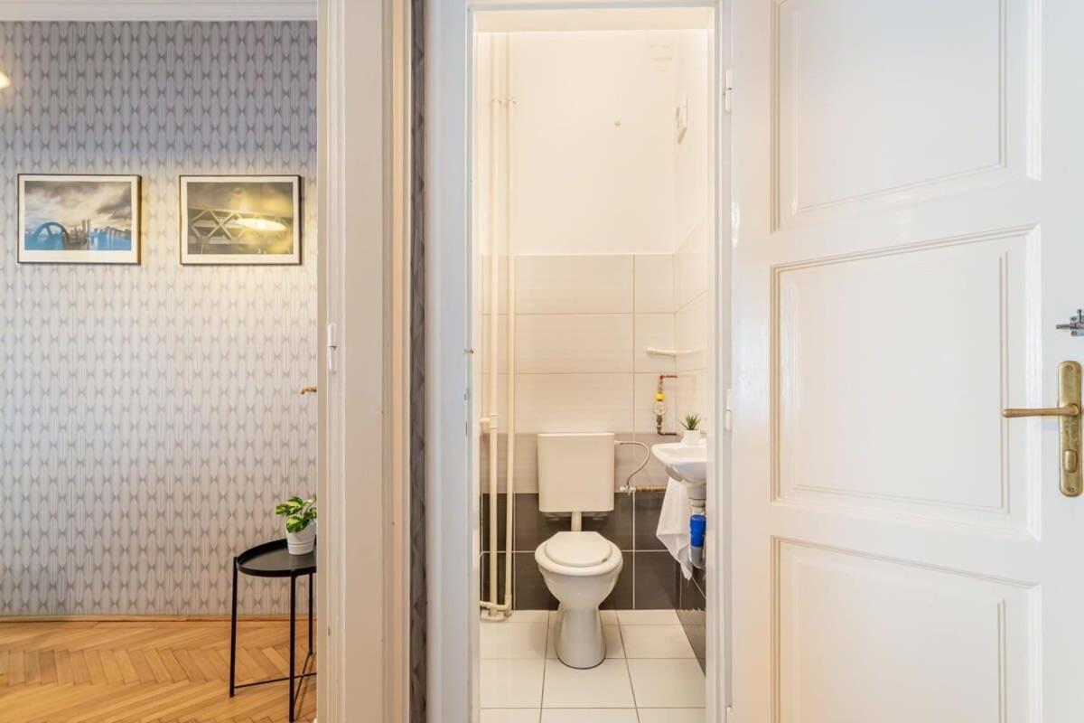 Home Away From Home In The Center Budapest Esterno foto